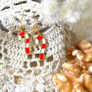 orecchini natele devi indossare orecchini a tema come quelli con il candy cane, bastoncino di zucchero